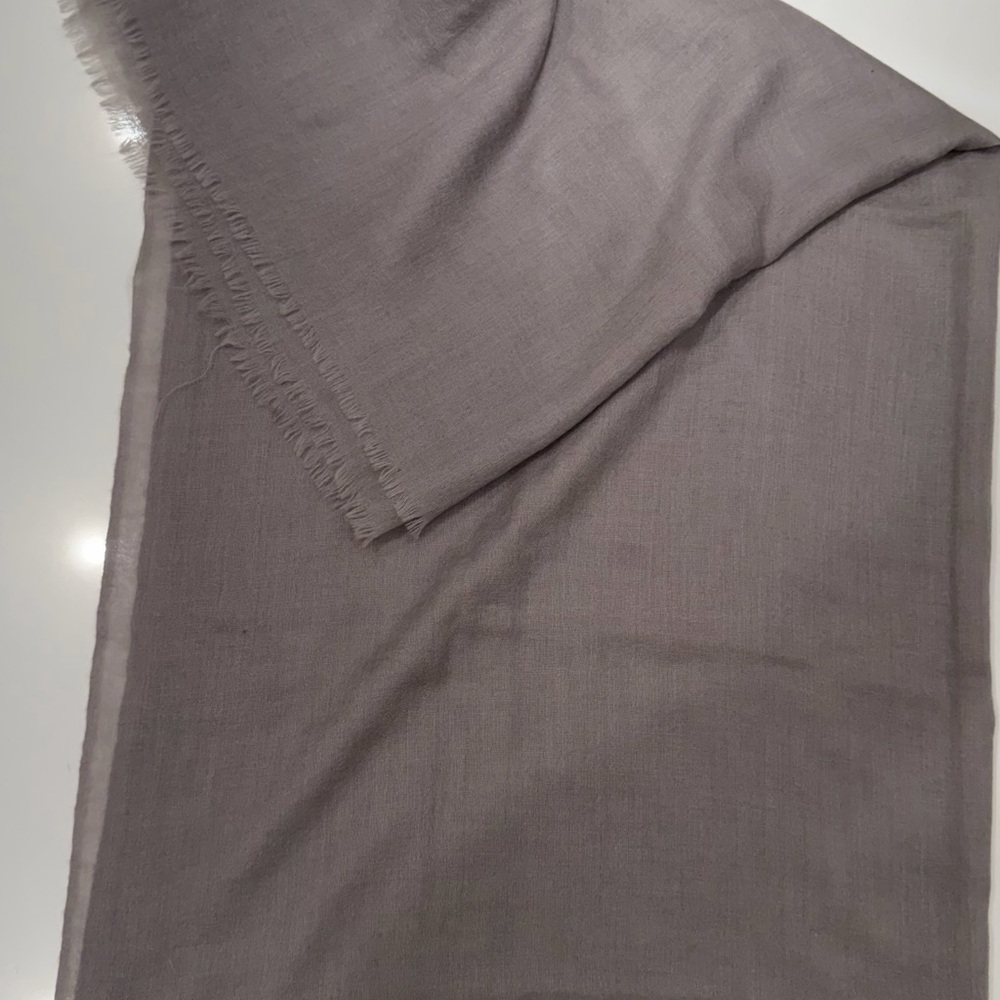 Stylish Gray Wrap - image 1